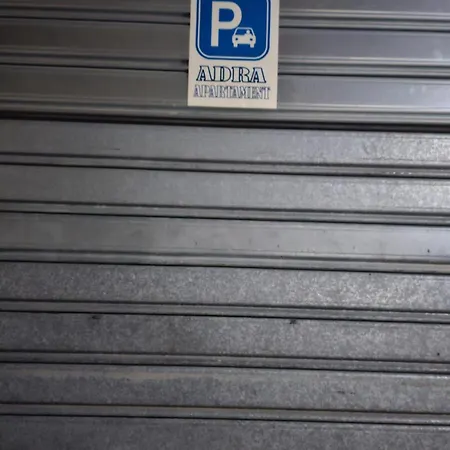 Adra's * Σκόδρα